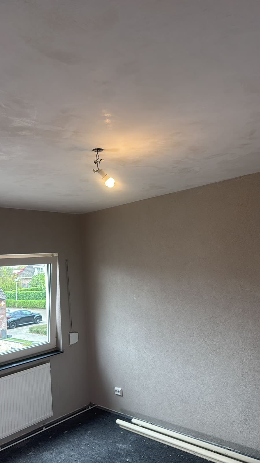 Slaapkamer — plafond en wanden na